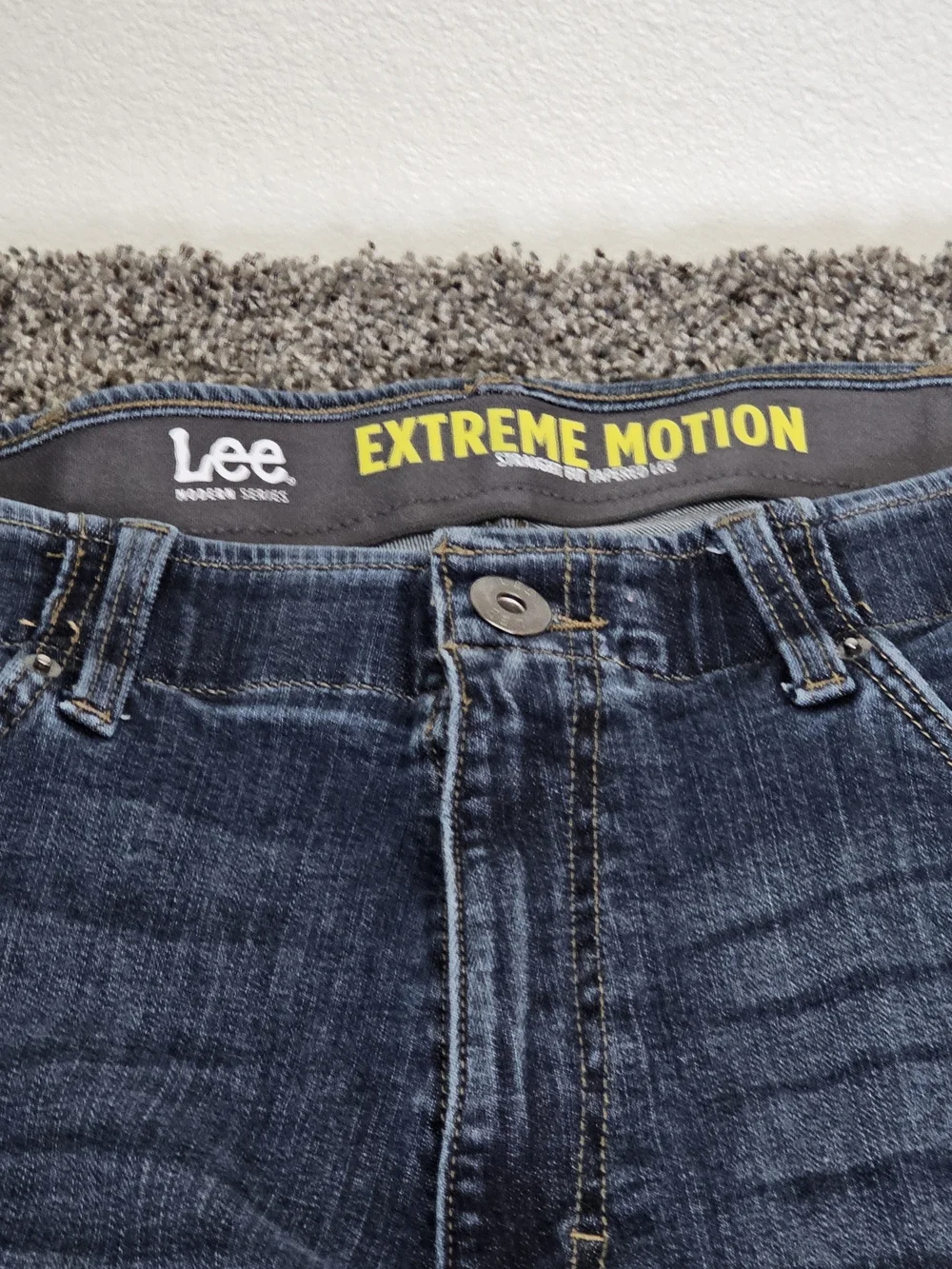 Lee Extreme Motion Jeans 36x34 Medium Wash Blue Stretch Denim